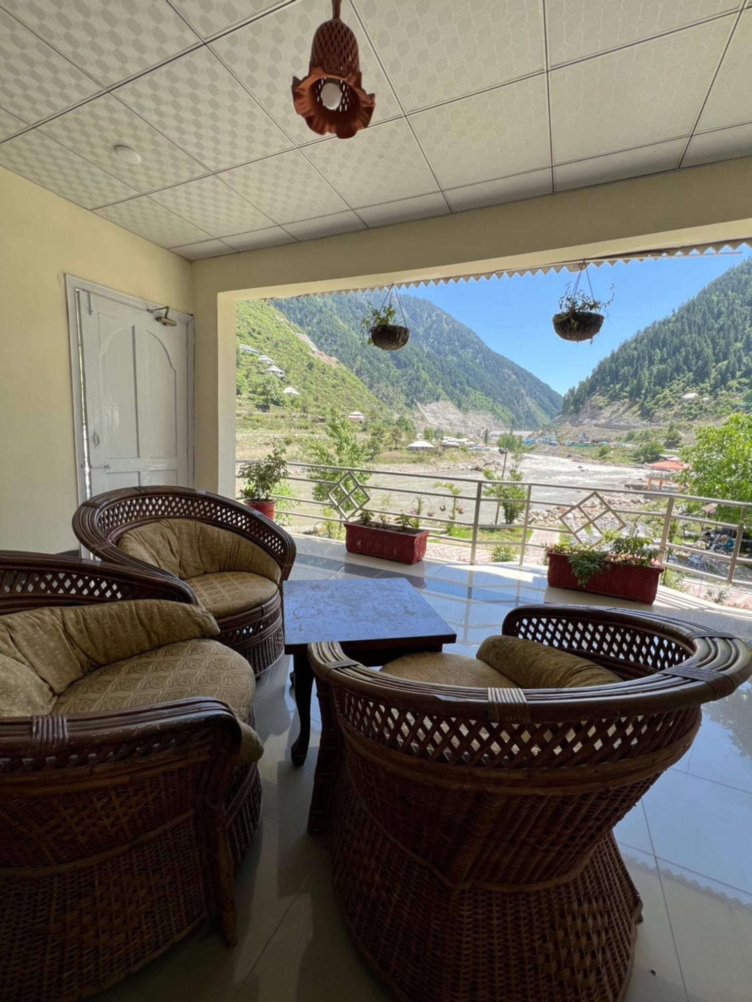 Parhena Cottages Bella Naran Exterior photo